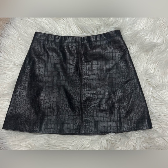 Riley Lamb Leather Mini Skirt in Chocolate-size 4 - Picture 4 of 10